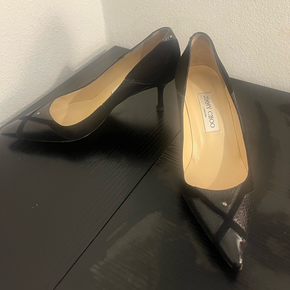 Jimmy Choo Black Snakeskin & Suede Pumps 👠 - Picture 5 of 11